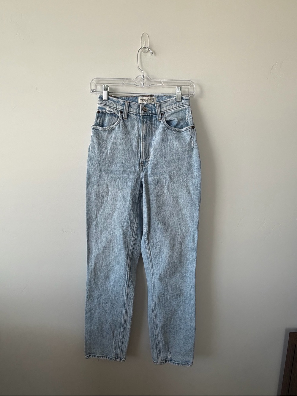 Abercrombie & Fitch The ’90s Straight Ultra High Rise Jeans Light Wash Size 25